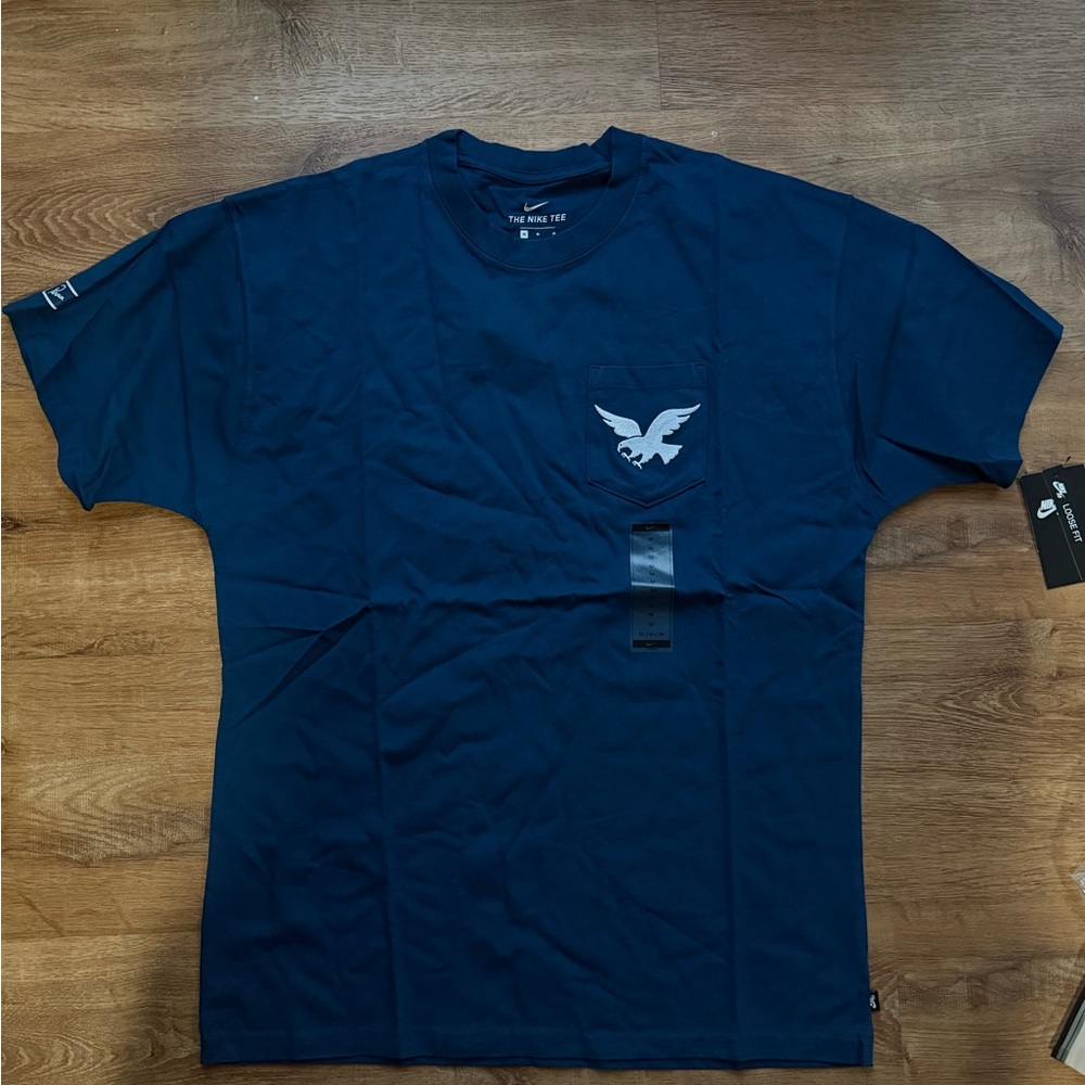 Nike Men’s patta Navy Graphic Pocket T-Shirt